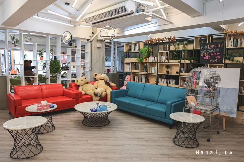 牛胖の手作 鹽可頌：台中一中商圈竟然有夢幻系彩虹鈕扣乳酪禮盒、季節限定真材實料草莓寶盒，必買期間限定牛胖禮盒 - Nana愛旅行札記