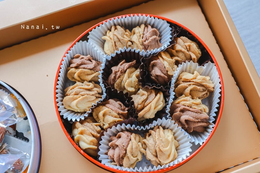 牛胖の手作 鹽可頌：台中一中商圈竟然有夢幻系彩虹鈕扣乳酪禮盒、季節限定真材實料草莓寶盒，必買期間限定牛胖禮盒 - Nana愛旅行札記