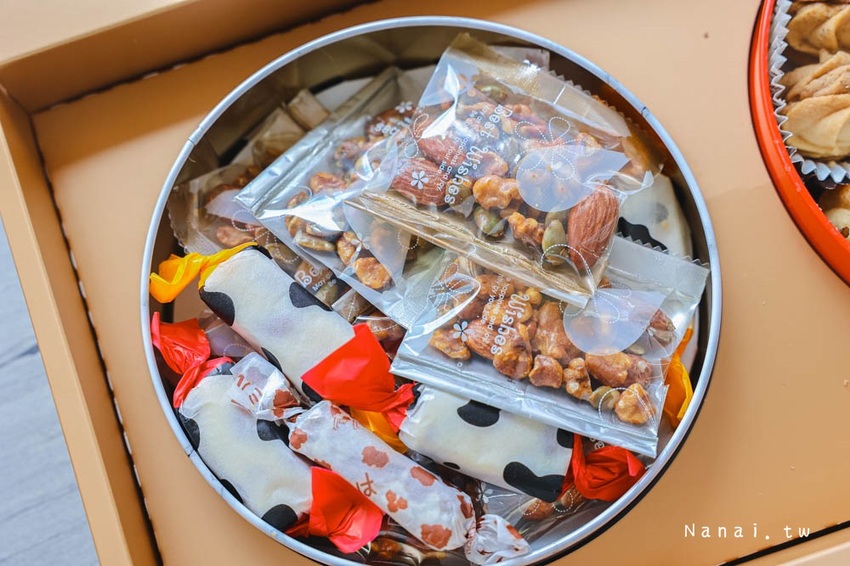 牛胖の手作 鹽可頌：台中一中商圈竟然有夢幻系彩虹鈕扣乳酪禮盒、季節限定真材實料草莓寶盒，必買期間限定牛胖禮盒 - Nana愛旅行札記