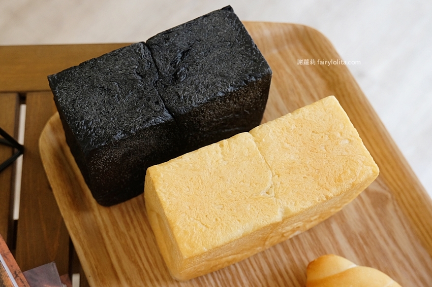 牛胖の手作鹽可頌。每日限量、出爐秒殺!爆餡「極黑起司鹽可頌」、想吃記得先預訂! @蹦啾♥謝蘿莉 La vie heureuse