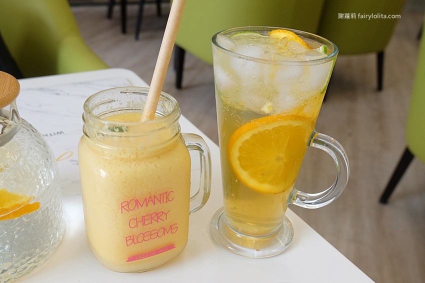 牛胖の手作鹽可頌。每日限量、出爐秒殺!爆餡「極黑起司鹽可頌」、想吃記得先預訂! @蹦啾♥謝蘿莉 La vie heureuse