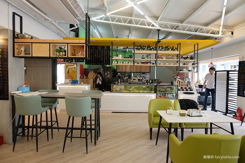 牛胖の手作鹽可頌。每日限量、出爐秒殺!爆餡「極黑起司鹽可頌」、想吃記得先預訂! @蹦啾♥謝蘿莉 La vie heureuse