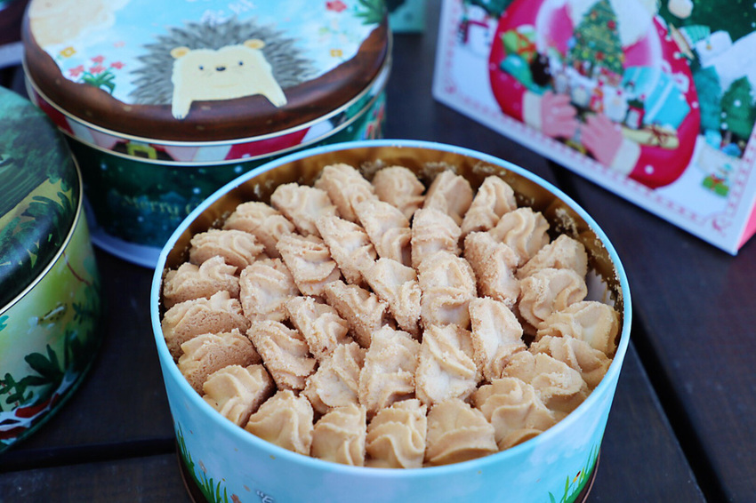 新竹巨城週年慶開跑！愛威鐵盒曲奇餅乾強勢回歸，超人氣涮嘴曲奇餅乾推出聖誕節限定盒款