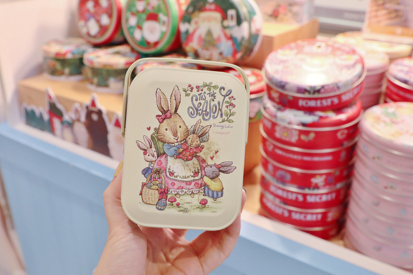 新竹巨城週年慶開跑！愛威鐵盒曲奇餅乾強勢回歸，超人氣涮嘴曲奇餅乾推出聖誕節限定盒款