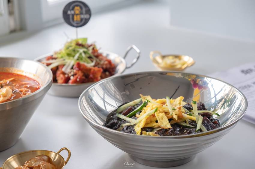 source: imgur.com 高雄楠梓|Annio安妞韓食-花香滿溢,宛如花店般的韓式料理店