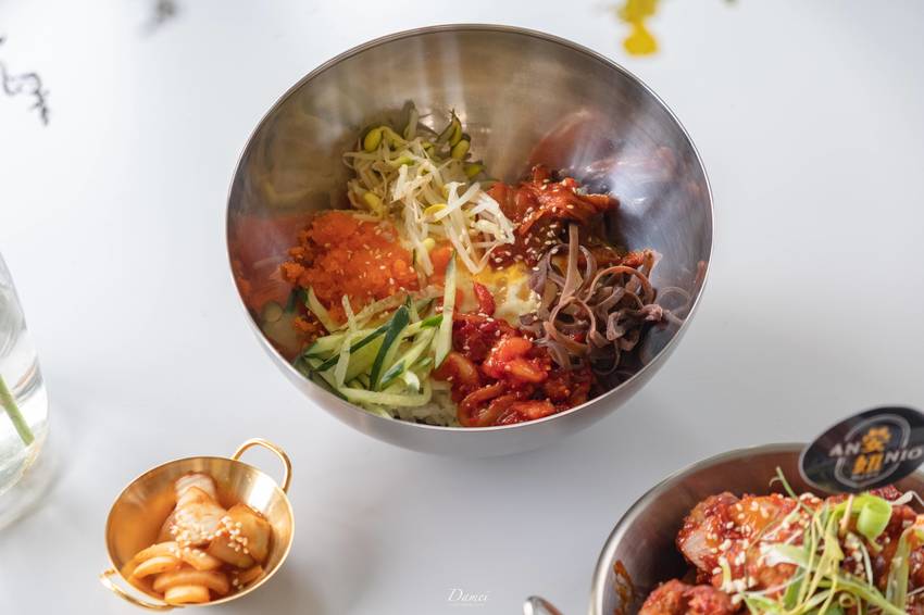 source: imgur.com 高雄楠梓|Annio安妞韓食-花香滿溢,宛如花店般的韓式料理店