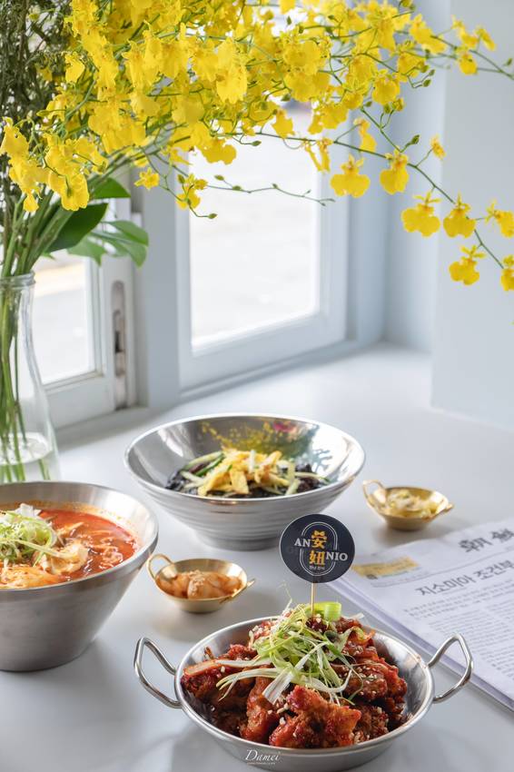 source: imgur.com 高雄楠梓|Annio安妞韓食-花香滿溢,宛如花店般的韓式料理店