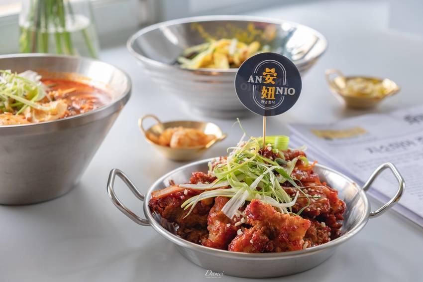 source: imgur.com 高雄楠梓|Annio安妞韓食-花香滿溢,宛如花店般的韓式料理店