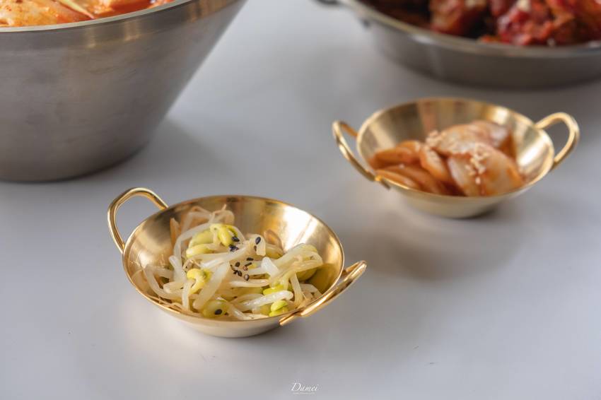 source: imgur.com 高雄楠梓|Annio安妞韓食-花香滿溢,宛如花店般的韓式料理店