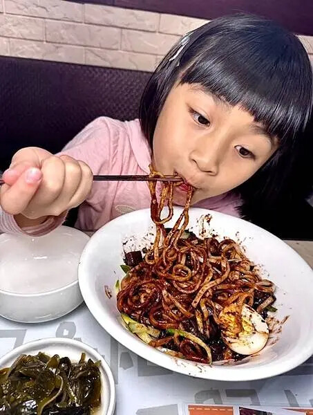 台中北屯區-非常石鍋-必吃韓式料理-體驗韓服 台中北屯區-非常石鍋-必吃韓式料理-體驗韓服