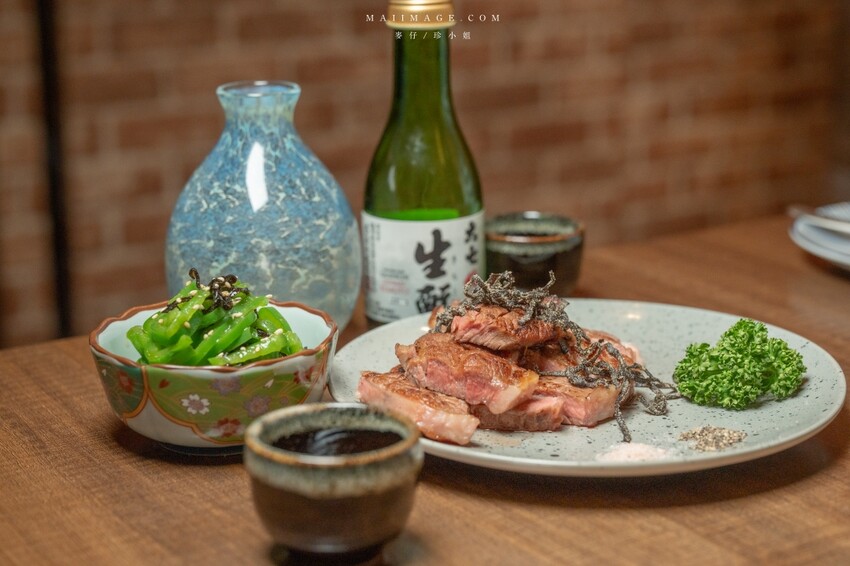 新北市永和區永和美食｜四貝串燒居酒屋～職人串燒料理美味程度滿點，越晚氣氛越棒，三五好友聚餐選這間準沒錯、永安市場