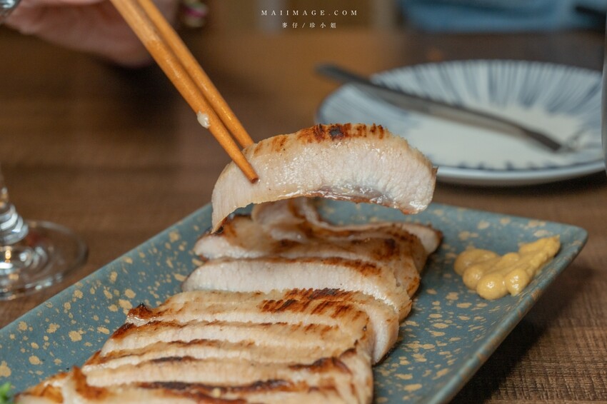 新北市永和區永和美食｜四貝串燒居酒屋～職人串燒料理美味程度滿點，越晚氣氛越棒，三五好友聚餐選這間準沒錯、永安市場