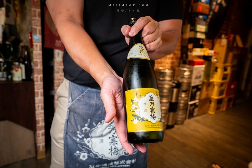 新北市永和區永和美食｜四貝串燒居酒屋～職人串燒料理美味程度滿點，越晚氣氛越棒，三五好友聚餐選這間準沒錯、永安市場