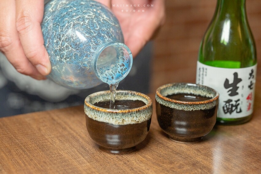 新北市永和區永和美食｜四貝串燒居酒屋～職人串燒料理美味程度滿點，越晚氣氛越棒，三五好友聚餐選這間準沒錯、永安市場