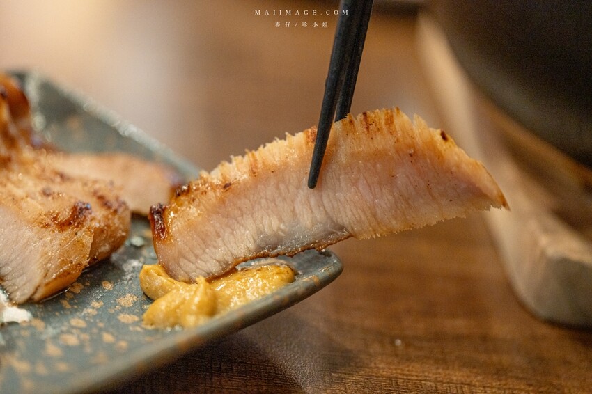 新北市永和區永和美食｜四貝串燒居酒屋～職人串燒料理美味程度滿點，越晚氣氛越棒，三五好友聚餐選這間準沒錯、永安市場