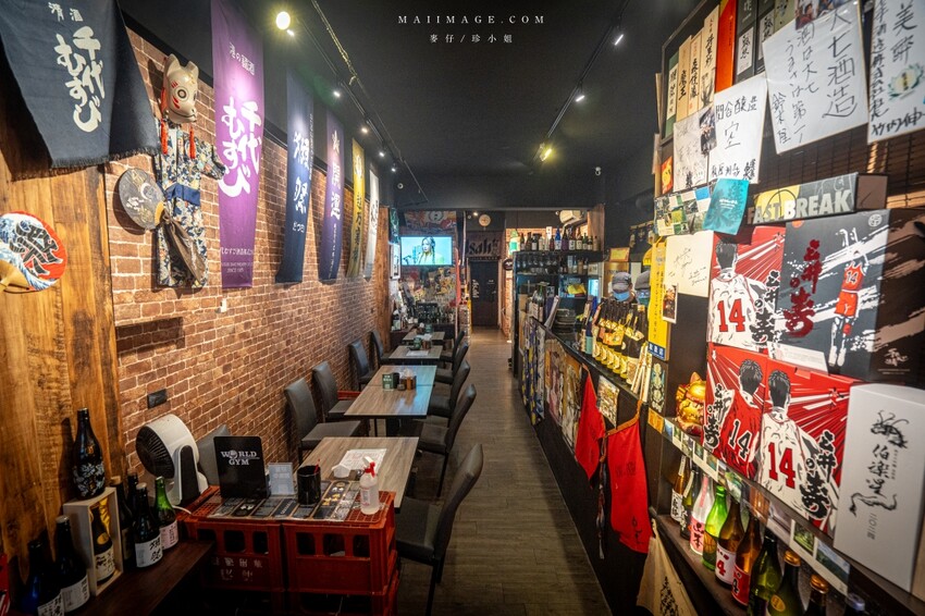 新北市永和區永和美食｜四貝串燒居酒屋～職人串燒料理美味程度滿點，越晚氣氛越棒，三五好友聚餐選這間準沒錯、永安市場