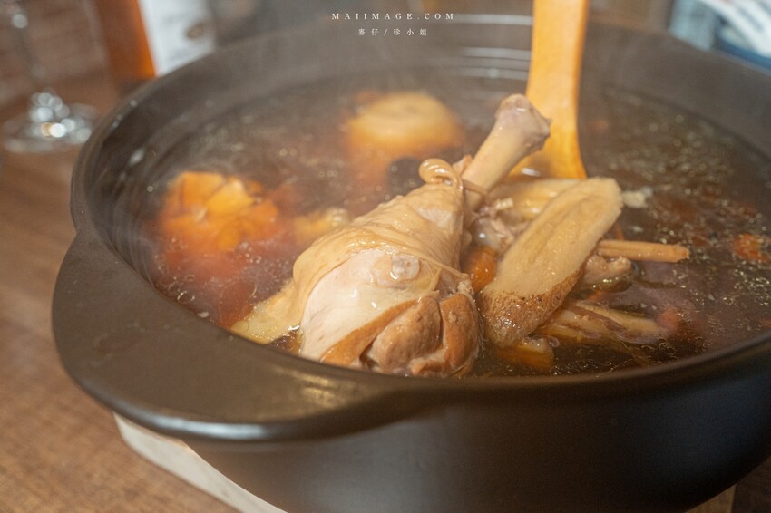 新北市永和區永和美食｜四貝串燒居酒屋～職人串燒料理美味程度滿點，越晚氣氛越棒，三五好友聚餐選這間準沒錯、永安市場