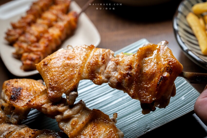 新北市永和區永和美食｜四貝串燒居酒屋～職人串燒料理美味程度滿點，越晚氣氛越棒，三五好友聚餐選這間準沒錯、永安市場