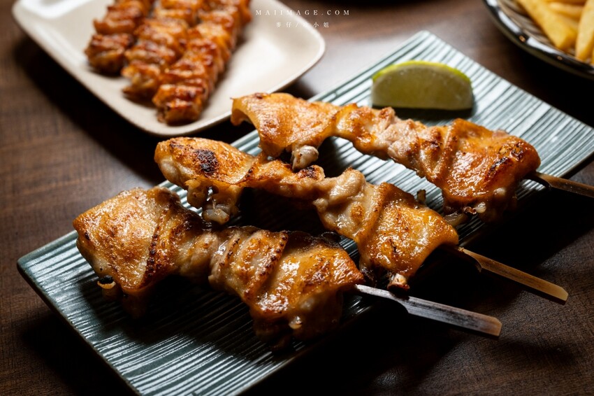 新北市永和區永和美食｜四貝串燒居酒屋～職人串燒料理美味程度滿點，越晚氣氛越棒，三五好友聚餐選這間準沒錯、永安市場