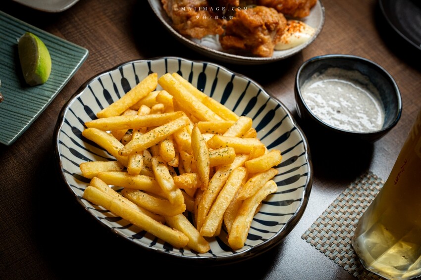 新北市永和區永和美食｜四貝串燒居酒屋～職人串燒料理美味程度滿點，越晚氣氛越棒，三五好友聚餐選這間準沒錯、永安市場