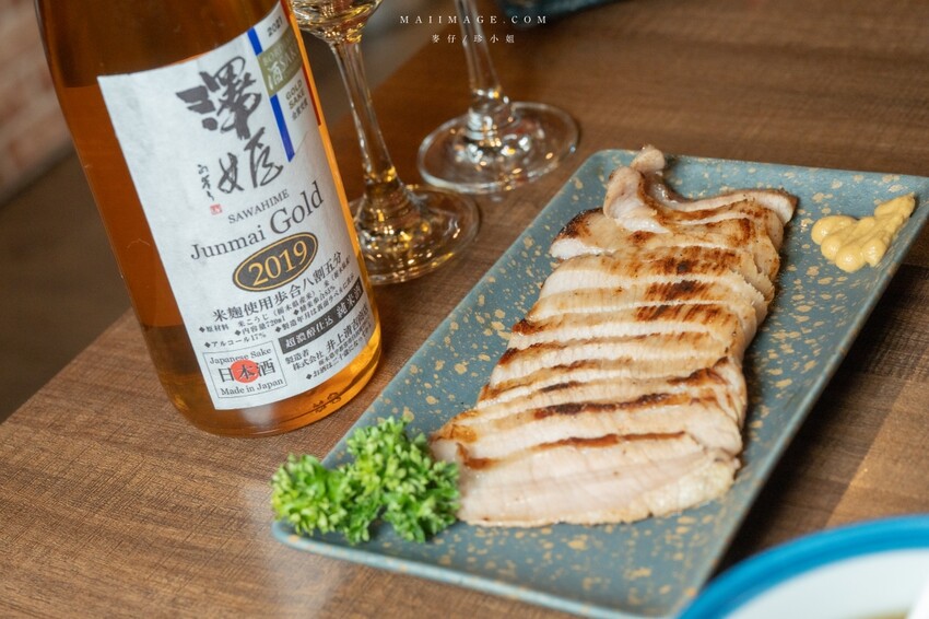 新北市永和區永和美食｜四貝串燒居酒屋～職人串燒料理美味程度滿點，越晚氣氛越棒，三五好友聚餐選這間準沒錯、永安市場