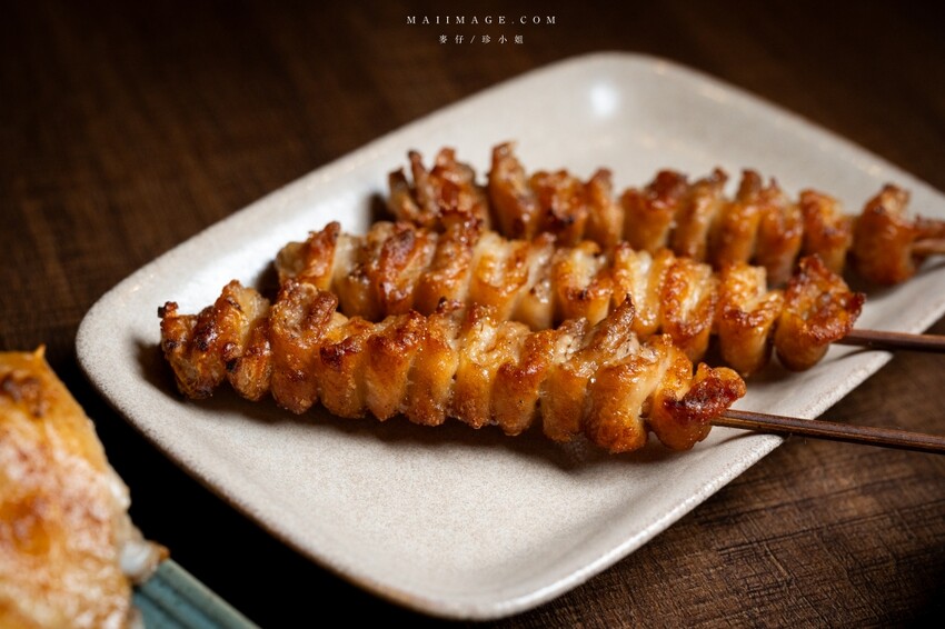 新北市永和區永和美食｜四貝串燒居酒屋～職人串燒料理美味程度滿點，越晚氣氛越棒，三五好友聚餐選這間準沒錯、永安市場