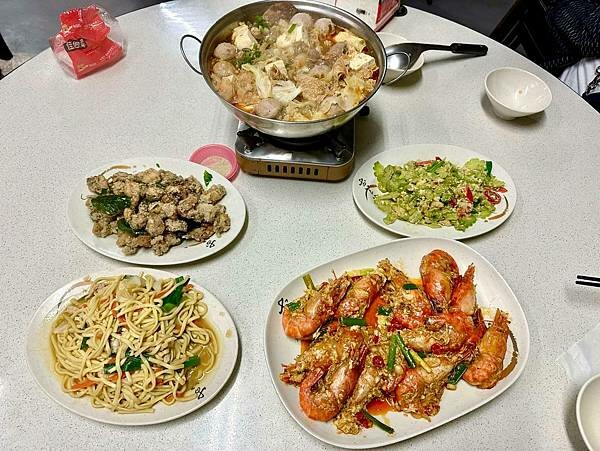 釣蝦場竟然不能釣蝦?物美價廉的麻辣臭豆腐與熱炒,CP值爆表 釣蝦場竟然不能釣蝦?物美價廉的麻辣臭豆腐與熱炒,CP值爆表