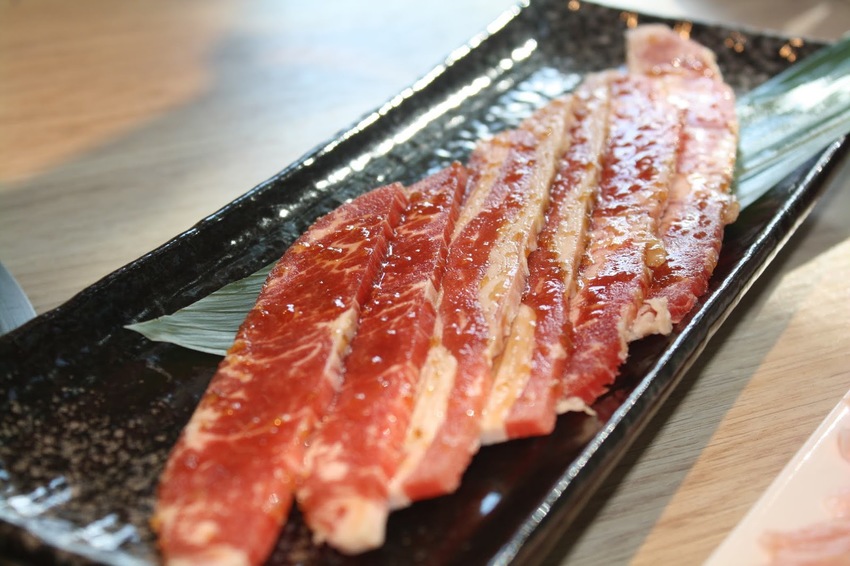 【板橋美食】小秘苑燒肉餐酒-高品質單點燒肉推薦,每一道料理都水準之上還有多種酒類可選擇/新北耶誕城附近美食/板橋燒肉推薦/板橋餐酒館推薦