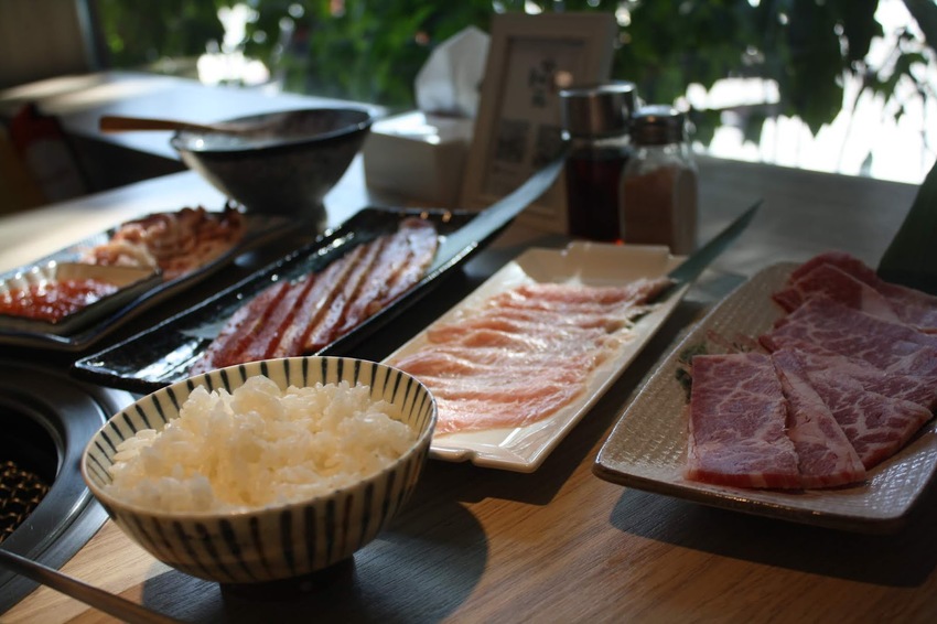 【板橋美食】小秘苑燒肉餐酒-高品質單點燒肉推薦,每一道料理都水準之上還有多種酒類可選擇/新北耶誕城附近美食/板橋燒肉推薦/板橋餐酒館推薦