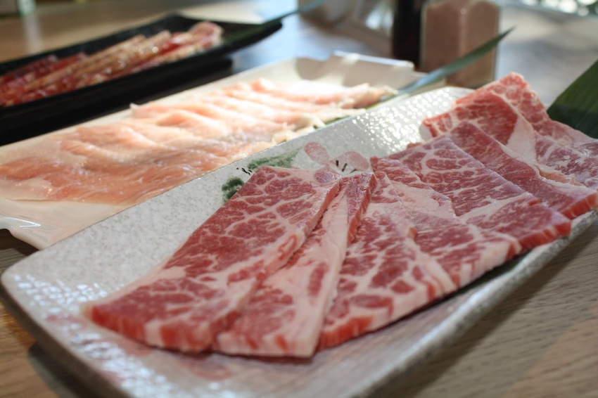 【板橋美食】小秘苑燒肉餐酒-高品質單點燒肉推薦,每一道料理都水準之上還有多種酒類可選擇/新北耶誕城附近美食/板橋燒肉推薦/板橋餐酒館推薦