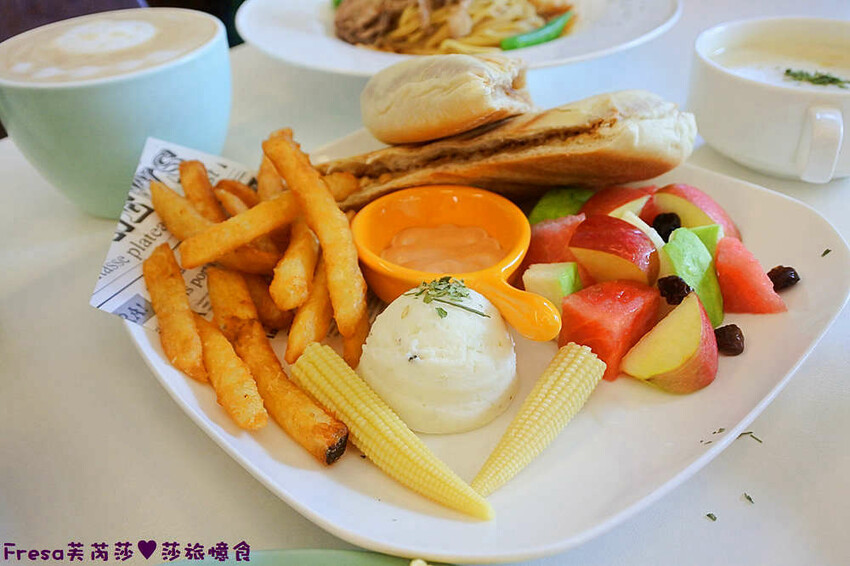 台南早午餐【好點Better Brunch】澎派系大份量全日供餐.沙拉加倍超貼心!推薦義大利麵/起司蛋薄餅│輕食飲料│安平美食 - Fresa芙芮莎♥莎旅憶食