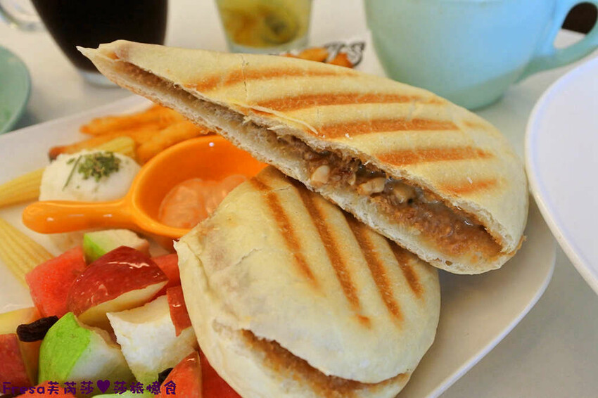 台南早午餐【好點Better Brunch】澎派系大份量全日供餐.沙拉加倍超貼心!推薦義大利麵/起司蛋薄餅│輕食飲料│安平美食 - Fresa芙芮莎♥莎旅憶食