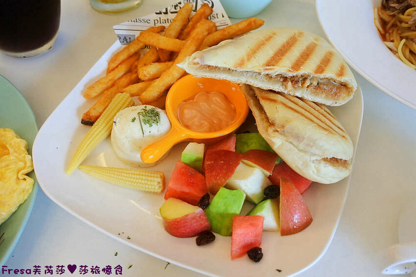 台南早午餐【好點Better Brunch】澎派系大份量全日供餐.沙拉加倍超貼心!推薦義大利麵/起司蛋薄餅│輕食飲料│安平美食 - Fresa芙芮莎♥莎旅憶食