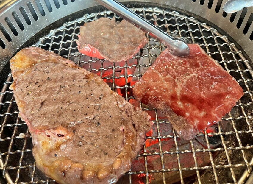燒肉眾淡水老街店|燒肉眾周年慶,燒肉動漫節,還有鬼滅之刃抽獎活動喔,免費升級100元整隻龍蝦任你吃‼️