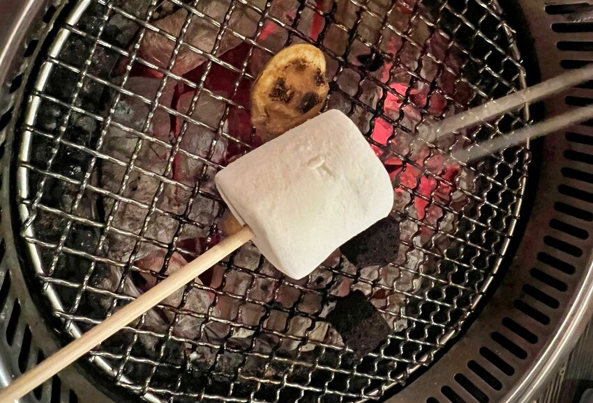 燒肉眾淡水老街店|燒肉眾周年慶,燒肉動漫節,還有鬼滅之刃抽獎活動喔,免費升級100元整隻龍蝦任你吃‼️