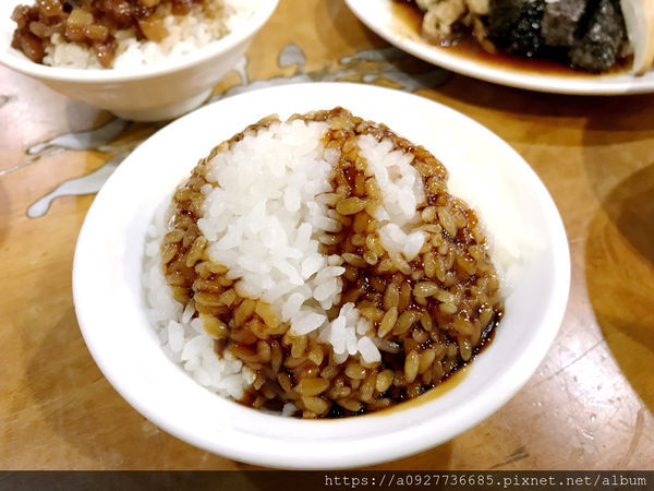 台北市美食小吃/保安宮/國民美食/台灣味/哈密街/春福切仔麵/捷運淡水線