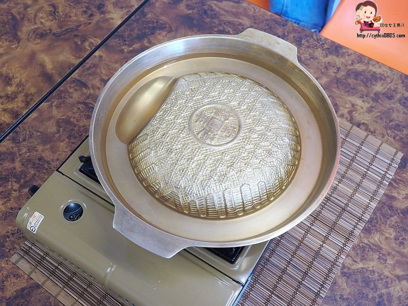 桃園中壢美食-泰美味銅盤燒烤-雙人銅盤烤肉只要299元,平價泰式美食就在小巷子裡 @民宿女王芽月-美食.旅遊.全台趴趴走