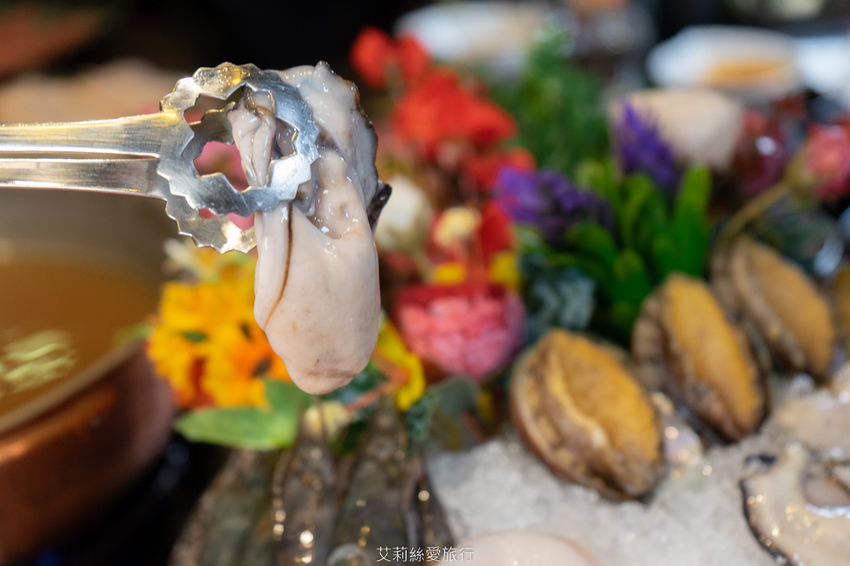 蘆洲美食》銅花精緻涮涮鍋 澳洲和牛頂級海鮮 極致奢華黃金稀飯 約會餐廳推薦 - 艾莉絲愛旅行