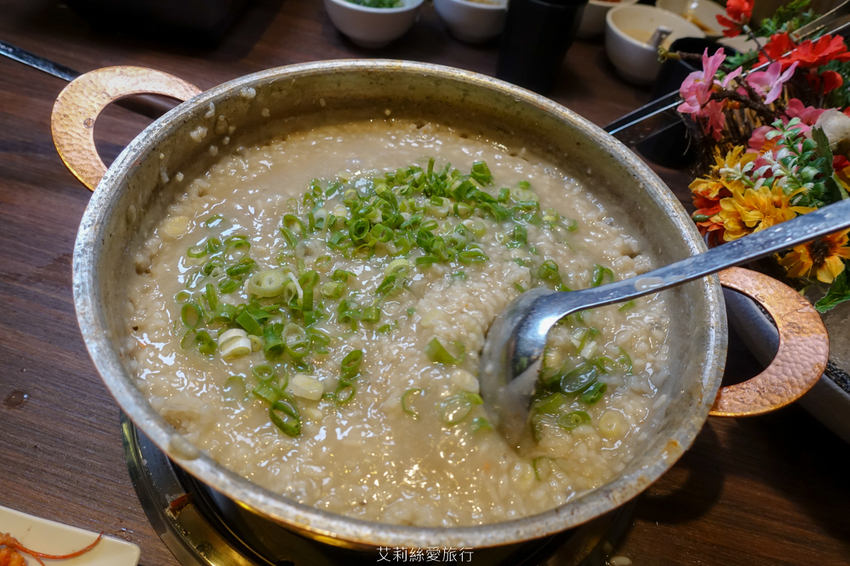 蘆洲美食》銅花精緻涮涮鍋 澳洲和牛頂級海鮮 極致奢華黃金稀飯 約會餐廳推薦 - 艾莉絲愛旅行