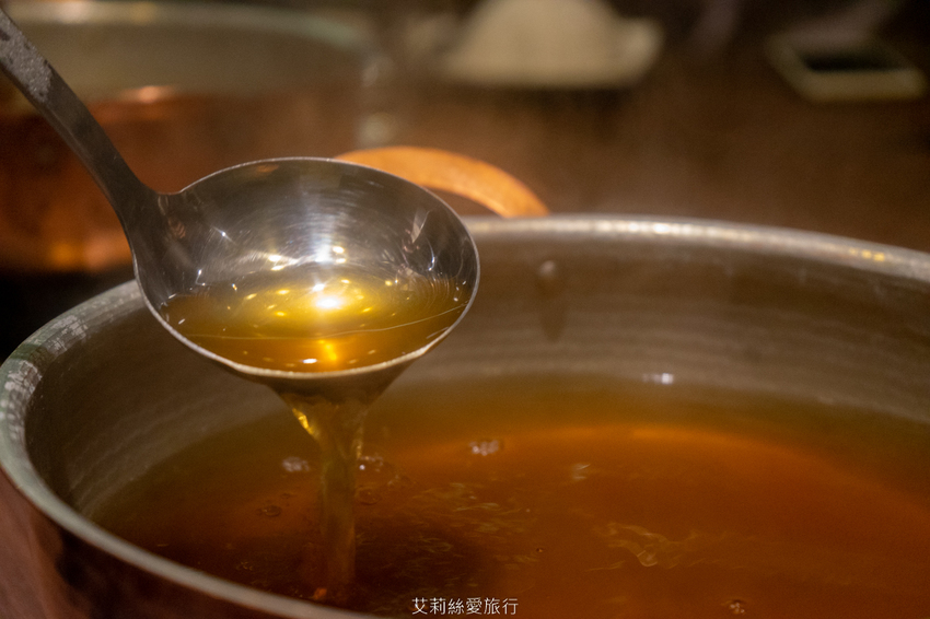 蘆洲美食》銅花精緻涮涮鍋 澳洲和牛頂級海鮮 極致奢華黃金稀飯 約會餐廳推薦 - 艾莉絲愛旅行