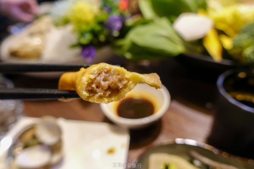 蘆洲美食》銅花精緻涮涮鍋 澳洲和牛頂級海鮮 極致奢華黃金稀飯 約會餐廳推薦 - 艾莉絲愛旅行