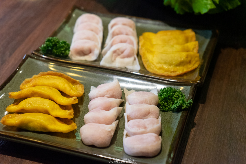 蘆洲美食》銅花精緻涮涮鍋 澳洲和牛頂級海鮮 極致奢華黃金稀飯 約會餐廳推薦 - 艾莉絲愛旅行