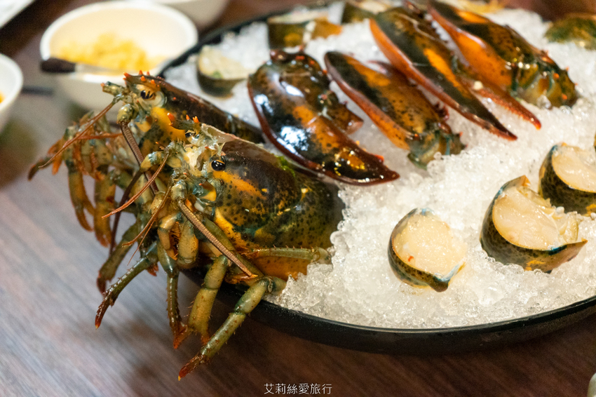 蘆洲美食》銅花精緻涮涮鍋 澳洲和牛頂級海鮮 極致奢華黃金稀飯 約會餐廳推薦 - 艾莉絲愛旅行