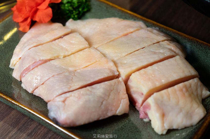 蘆洲美食》銅花精緻涮涮鍋 澳洲和牛頂級海鮮 極致奢華黃金稀飯 約會餐廳推薦 - 艾莉絲愛旅行