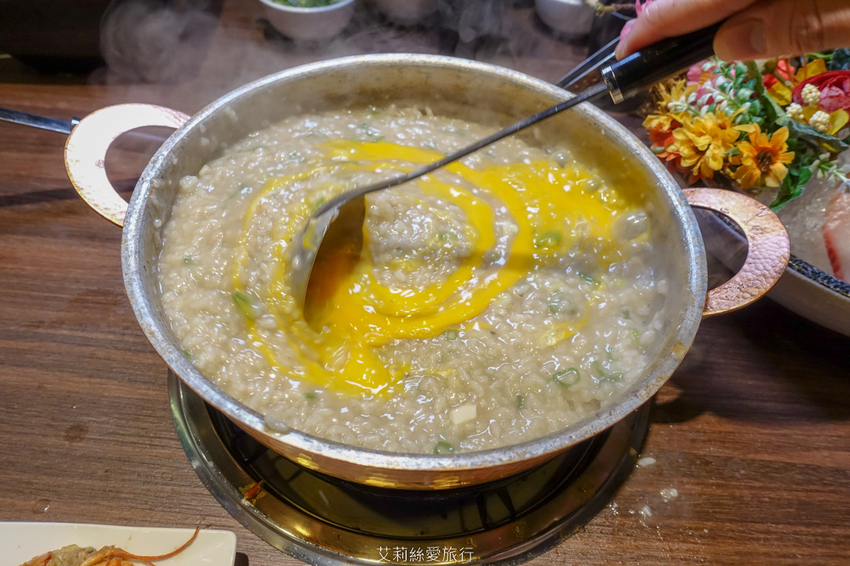 蘆洲美食》銅花精緻涮涮鍋 澳洲和牛頂級海鮮 極致奢華黃金稀飯 約會餐廳推薦 - 艾莉絲愛旅行