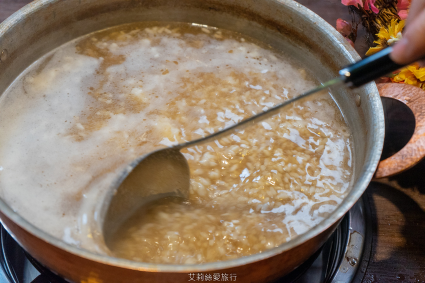 蘆洲美食》銅花精緻涮涮鍋 澳洲和牛頂級海鮮 極致奢華黃金稀飯 約會餐廳推薦 - 艾莉絲愛旅行