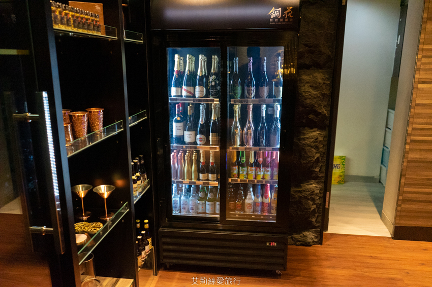 蘆洲美食》銅花精緻涮涮鍋 澳洲和牛頂級海鮮 極致奢華黃金稀飯 約會餐廳推薦 - 艾莉絲愛旅行