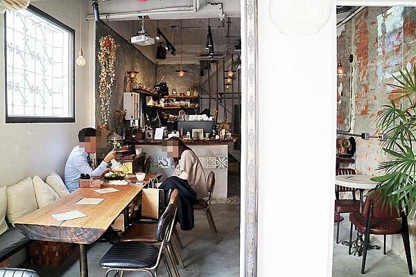 高雄市鼓山區凹子底餐廳推薦*【Humble Cafe 亨寶咖啡】用老屋、綠意點綴色彩,以豐富的食物搭配,是與姊妹聚餐的好選擇