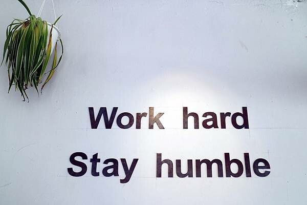 高雄市鼓山區凹子底餐廳推薦*【Humble Cafe 亨寶咖啡】用老屋、綠意點綴色彩,以豐富的食物搭配,是與姊妹聚餐的好選擇