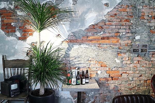 高雄市鼓山區凹子底餐廳推薦*【Humble Cafe 亨寶咖啡】用老屋、綠意點綴色彩,以豐富的食物搭配,是與姊妹聚餐的好選擇